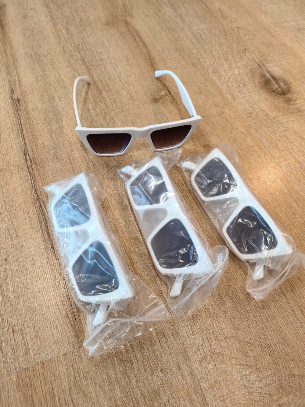 kids sunglass 5pcs pack 25AED - Image 2